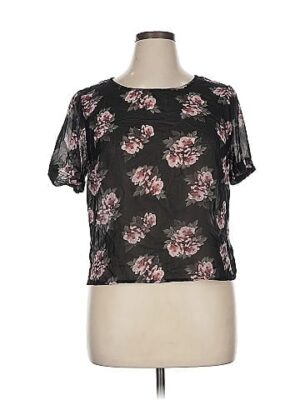 Wet Seal Short Sleeve Top